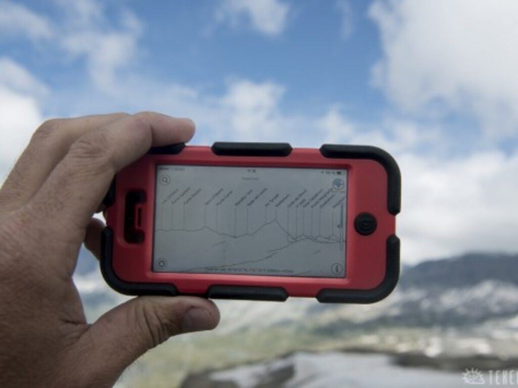 39342_test-express-peakfinder-en-mode-yeti application pour reconnaitre sommets
